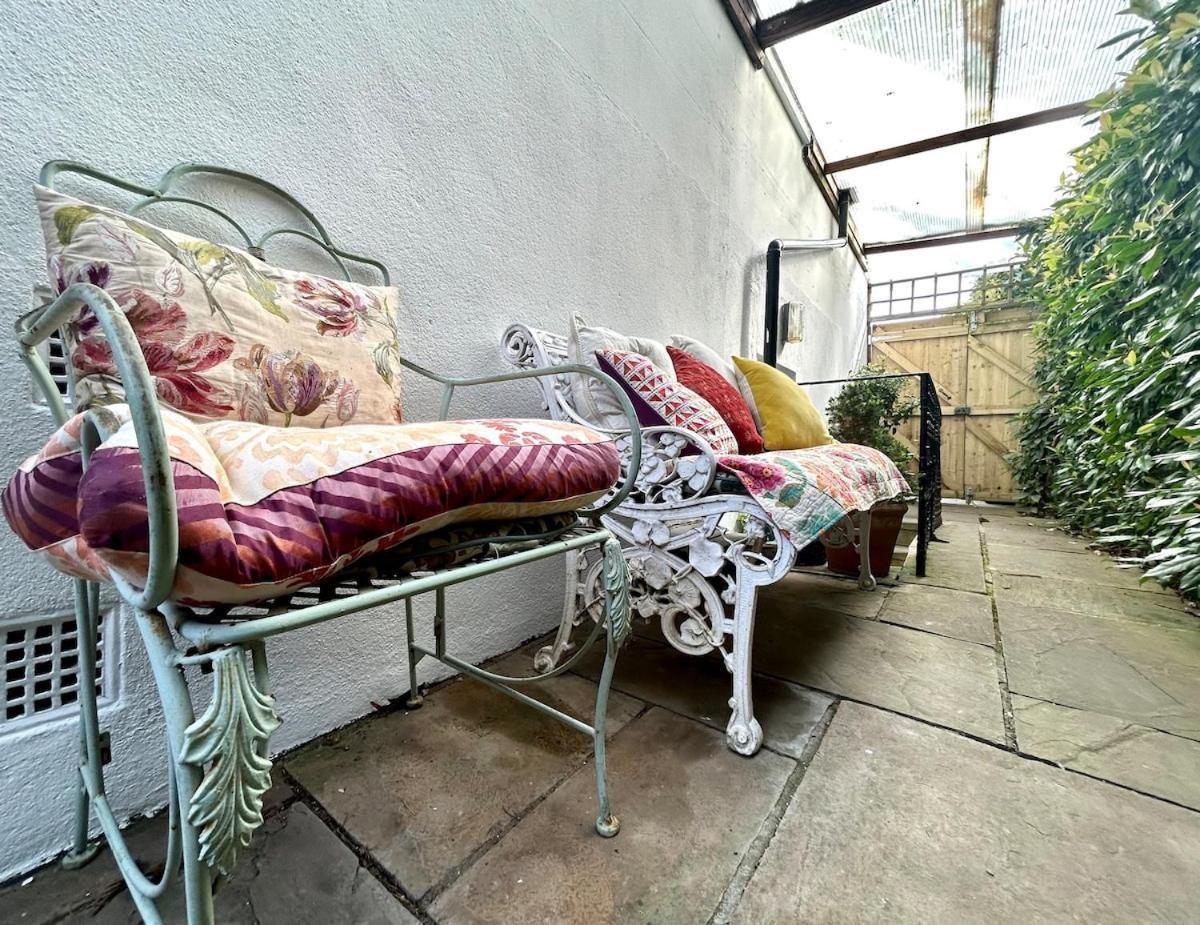 Spacious Comfortable Flat With Free Parking In East Finchley, Muswell Hill & Close To Alexandra Palace Лондон Екстериор снимка
